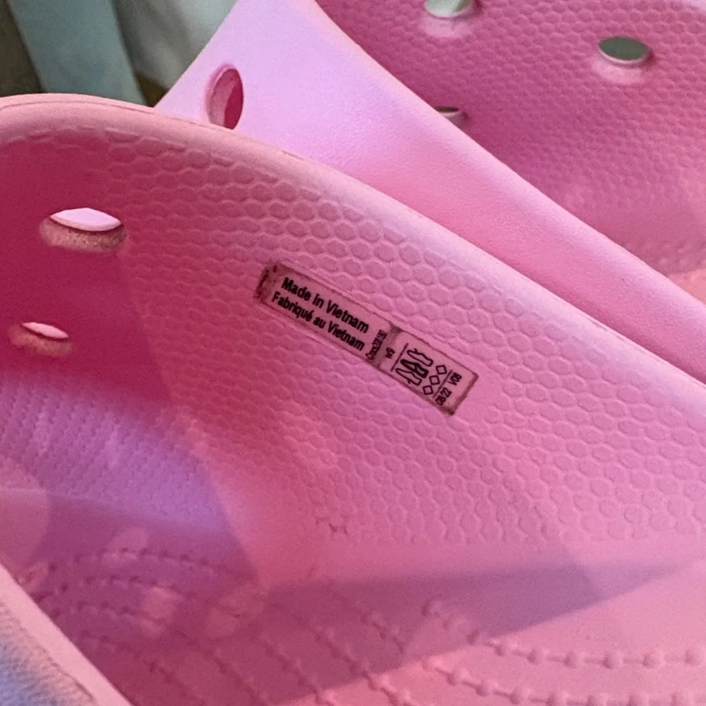 CROCS Women's Bubblegum Pink Slip-On Sandals - Picture 4 of 5